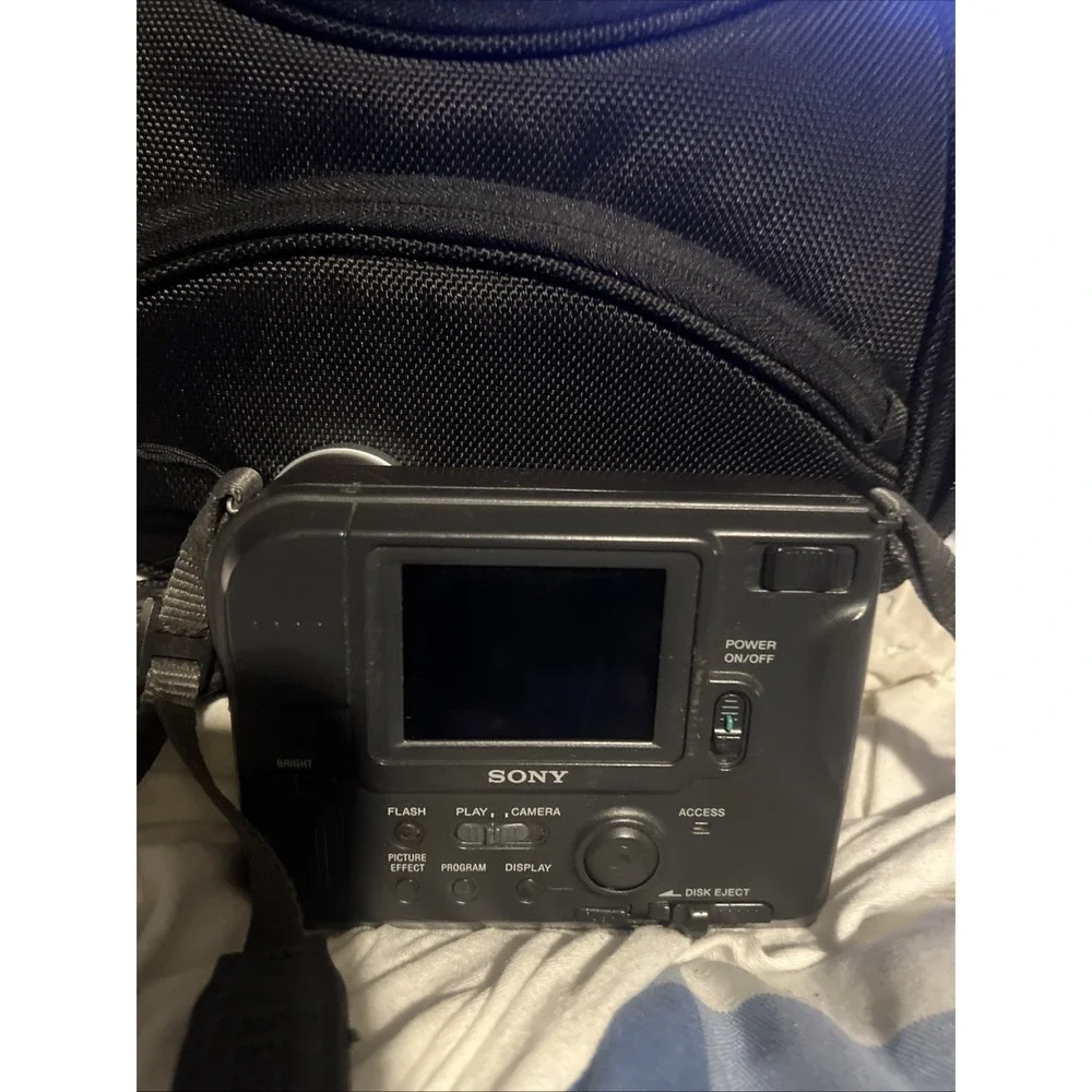 Sony Mavica MVC-FD73 Digital Camera CaseFrom‎ A Estate Sell Not Sure If Works